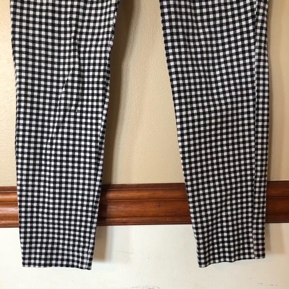 Old Navy Gingham Pixie Ankle Pants - Picture 5 of 7